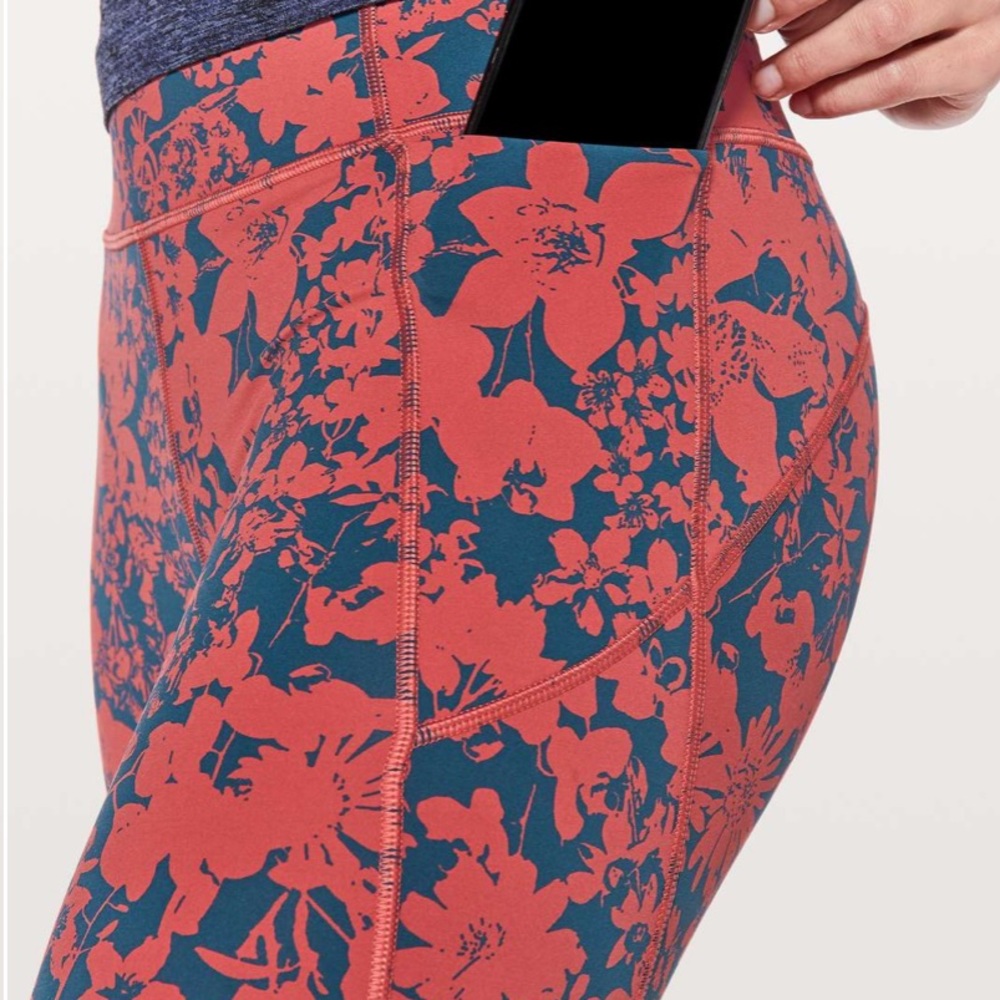 Lululemon Final Lap Crop 6 Euc - image 6